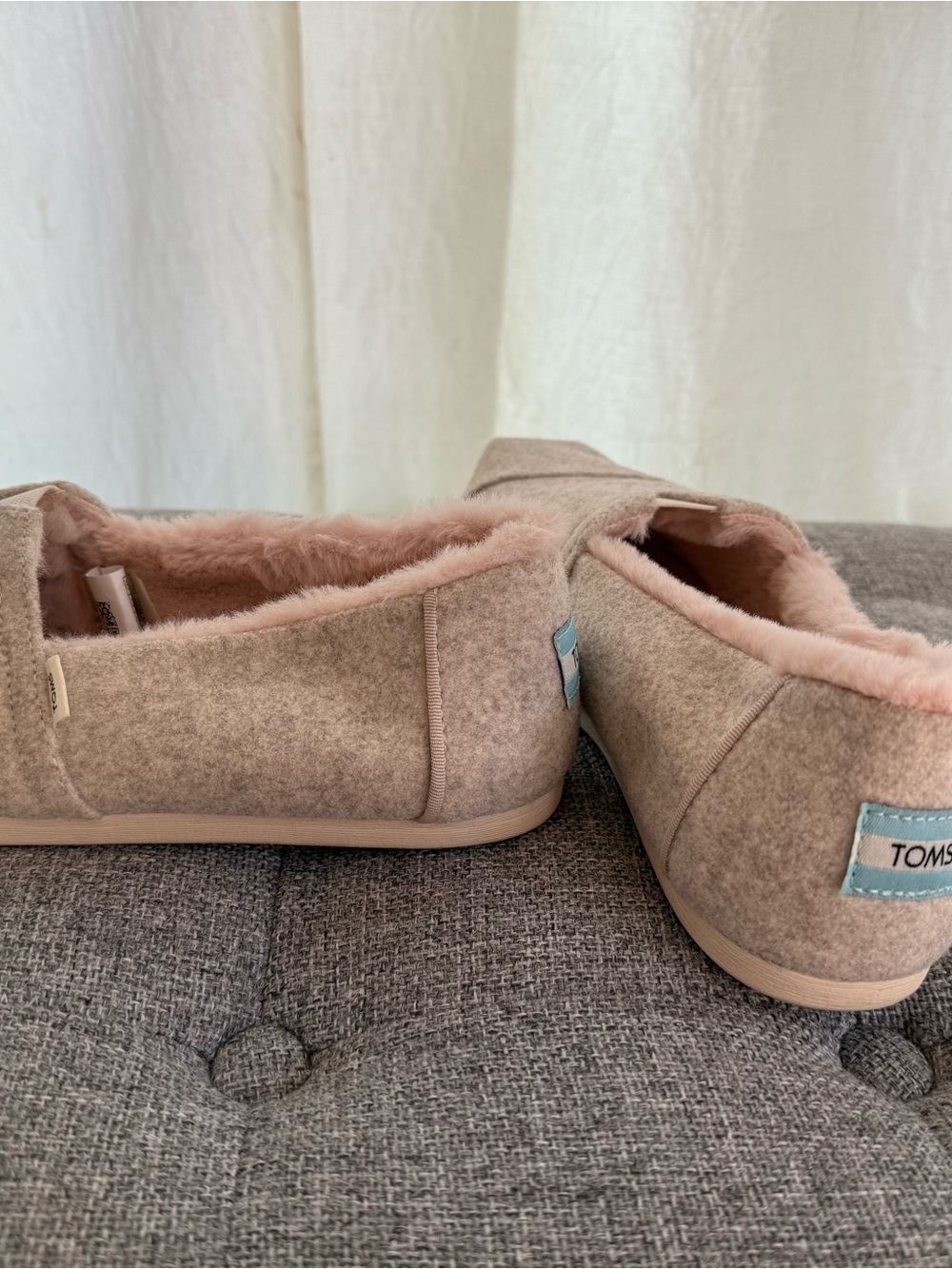 TOMS Fuzzy Comfy Winter Flats US Women 7.5